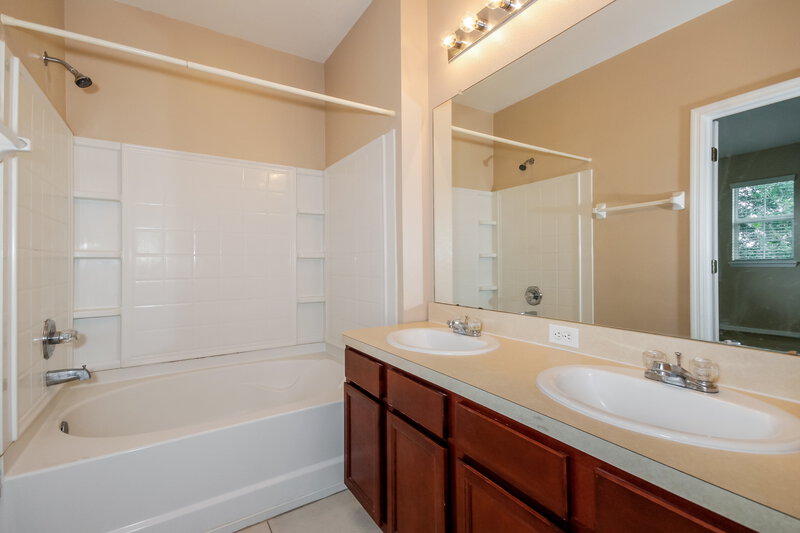 3,550/Mo, 8838 Moonlit Meadows Loop Riverview, FL 33578 Master Bathroom View