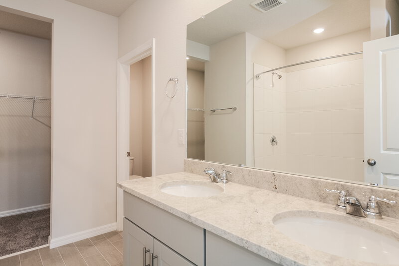 1,975/Mo, 38915 Harlow Rose Drive Zephyrhills, FL 33540 Main Bathroom View