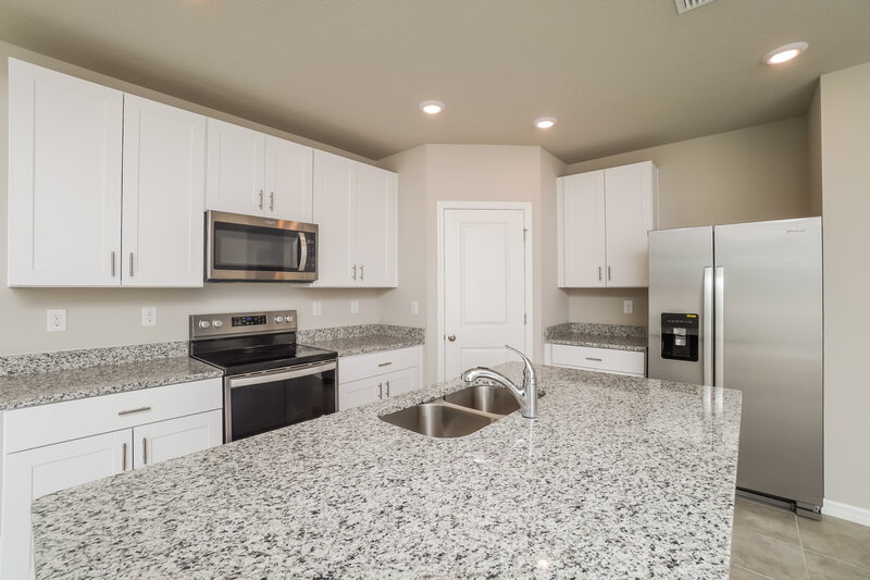1,970/Mo, 38899 Harlow Rose Drive Zephyrhills, FL 33540 Kitchen View