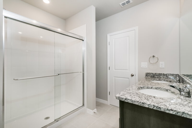 2,090/Mo, 38935 Harlow Rose Drive Zephyrhills, FL 33540 Main Bathroom View