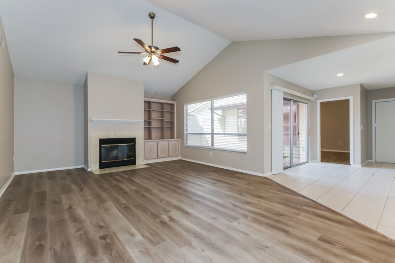 2,810/Mo, 7108 Silvermill Dr Tampa, FL 33635 Living Room View