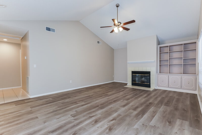 2,810/Mo, 7108 Silvermill Dr Tampa, FL 33635 Living Room View 3