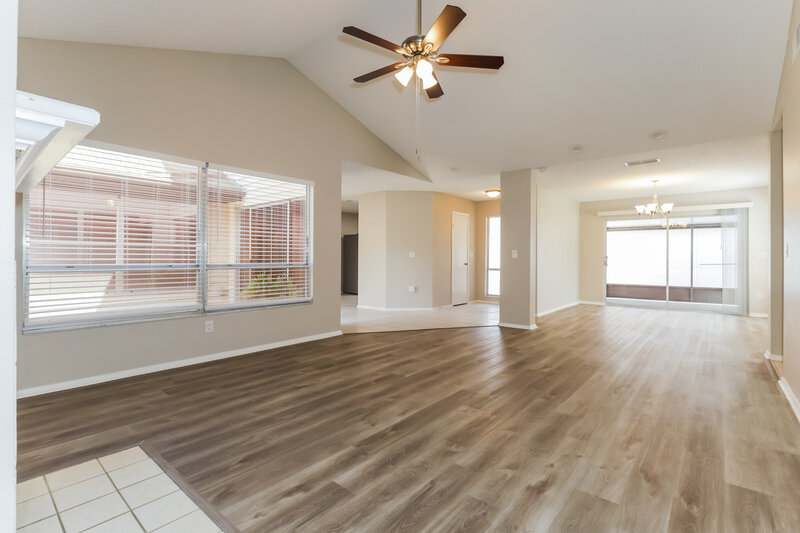 2,810/Mo, 7108 Silvermill Dr Tampa, FL 33635 Living Room View 4