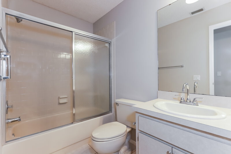 2,810/Mo, 7108 Silvermill Dr Tampa, FL 33635 Bathroom View