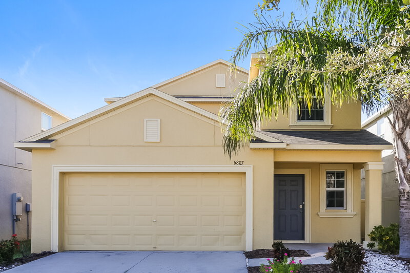 2,080/Mo, 6807 Blue Moon Way Sun City Center, FL 33573 External View