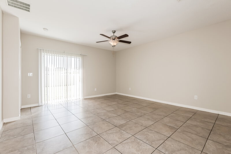 2,080/Mo, 6807 Blue Moon Way Sun City Center, FL 33573 Living Room View