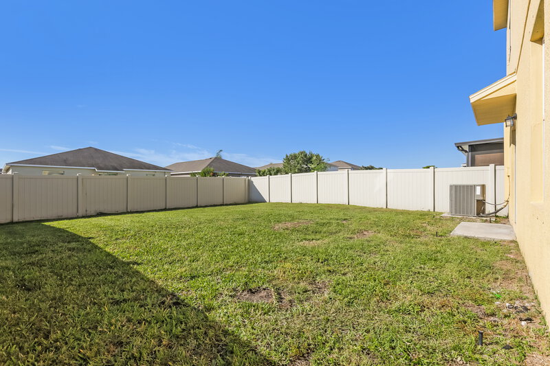 2,080/Mo, 6807 Blue Moon Way Sun City Center, FL 33573 Rear View 2