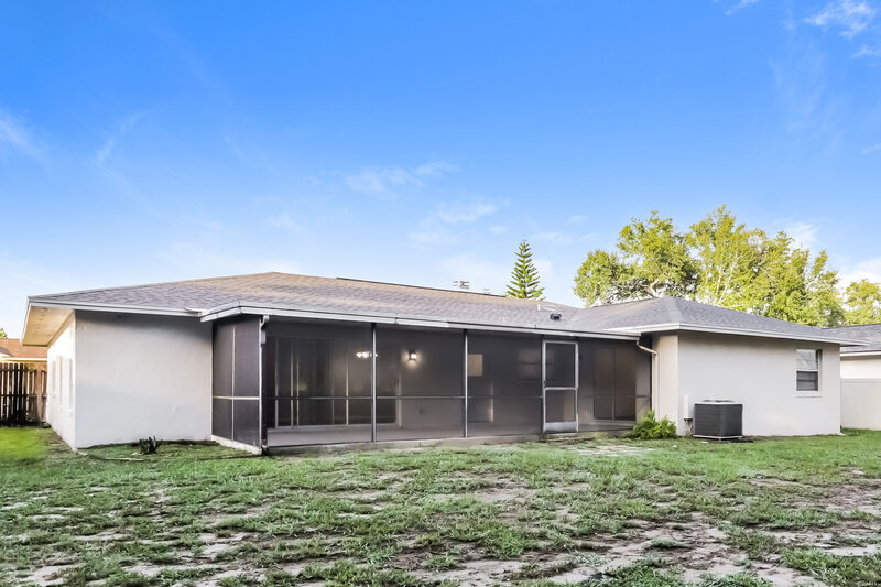 2,440/Mo, 504 Mahogany Dr Seffner, FL 33584 Rear View