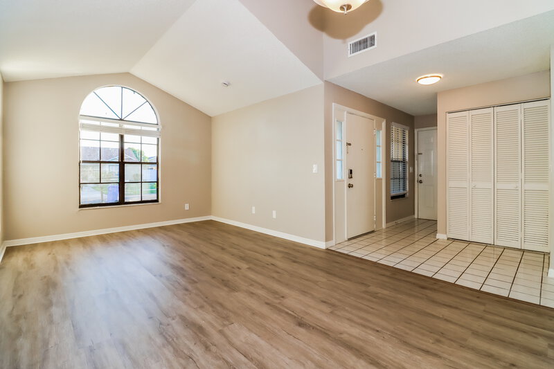3,770/Mo, 5303 Macbeth Ct Tampa, FL 33624 Living Room View