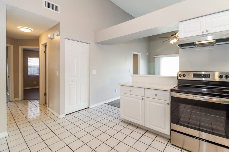 3,770/Mo, 5303 Macbeth Ct Tampa, FL 33624 Kitchen View 2