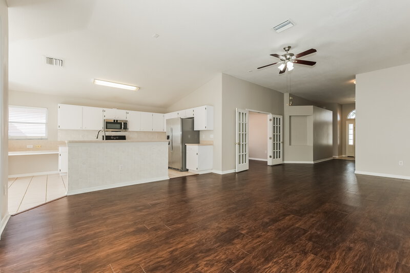 2,440/Mo, 1107 Crimson Clover Ln Wesley Chapel, FL 33543 Living Room View 2