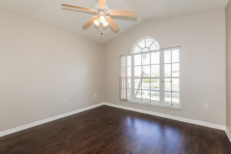 2,440/Mo, 1107 Crimson Clover Ln Wesley Chapel, FL 33543 Main Bedroom View