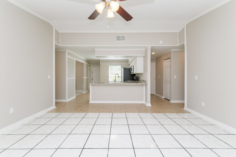 3,750/Mo, 1064 Bridlewood Way Brandon, FL 33511 Living Room View 3