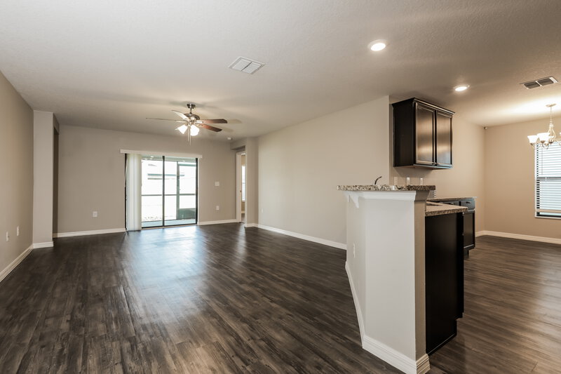 1,980/Mo, 1002 Wynnmere Walk Ave Ruskin, FL 33570 Living Room View 2