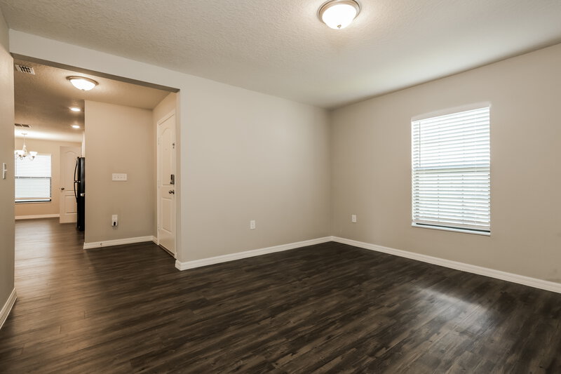 1,980/Mo, 1002 Wynnmere Walk Ave Ruskin, FL 33570 Family Room View