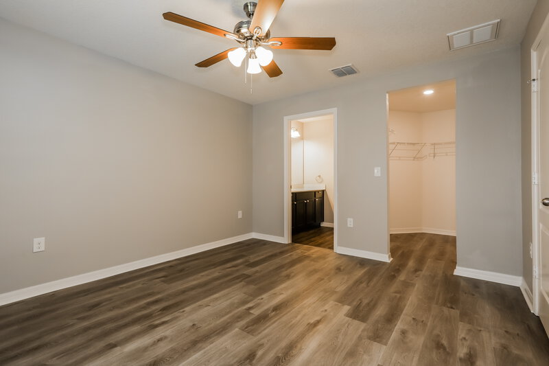 1,980/Mo, 1002 Wynnmere Walk Ave Ruskin, FL 33570 Main Bedroom View 2