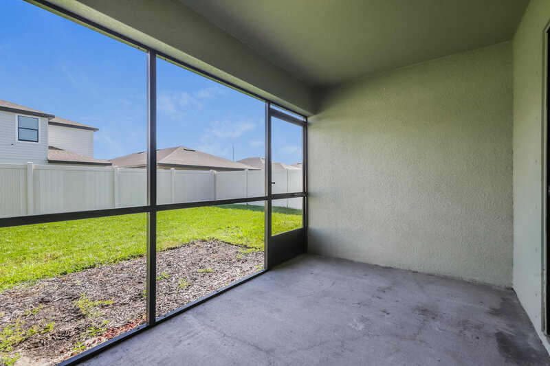 1,980/Mo, 1002 Wynnmere Walk Ave Ruskin, FL 33570 Screen Porch View