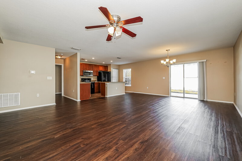 0/Mo, 11214 Running Pine Dr Riverview, FL 33569 Living Room View 2