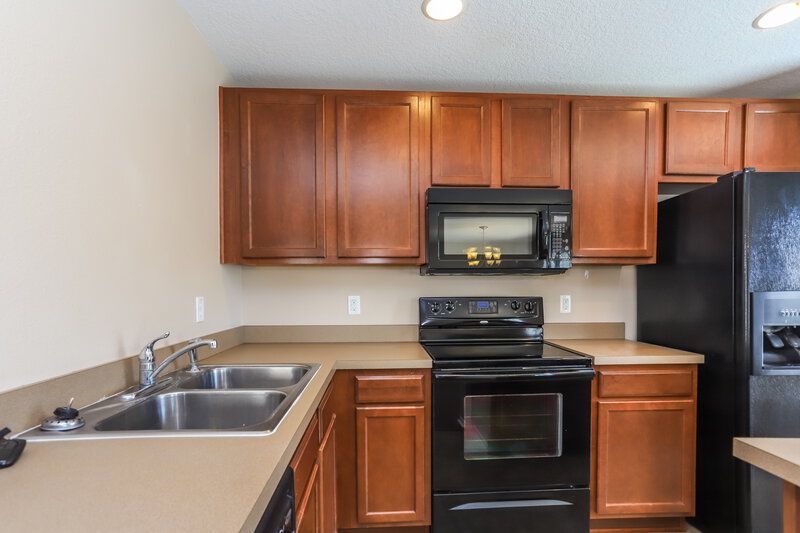2,145/Mo, 11214 Running Pine Dr Riverview, FL 33569 Kitchen View 2
