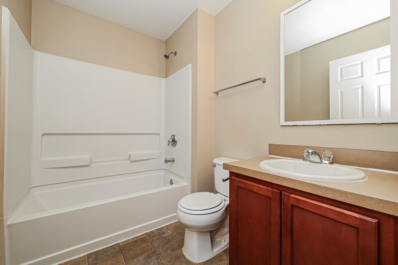 0/Mo, 11214 Running Pine Dr Riverview, FL 33569 Bathroom View