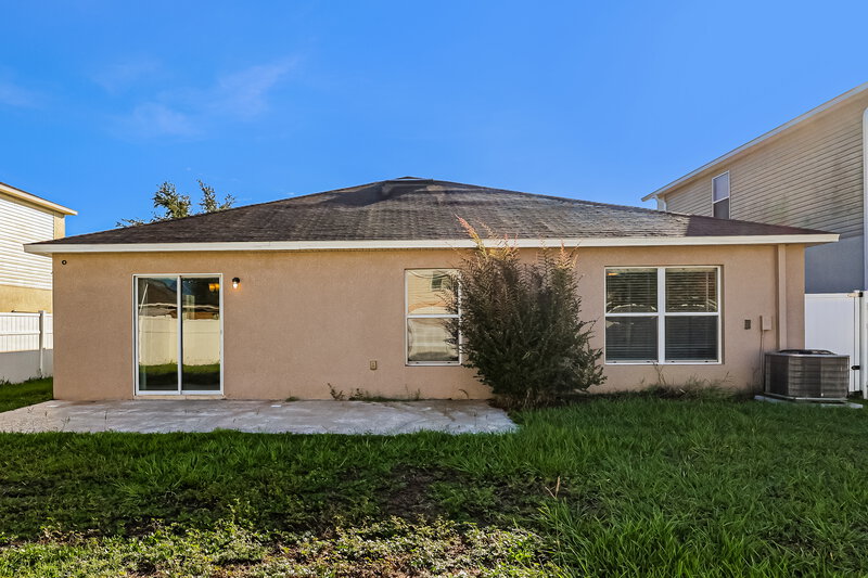 0/Mo, 11214 Running Pine Dr Riverview, FL 33569 Rear View