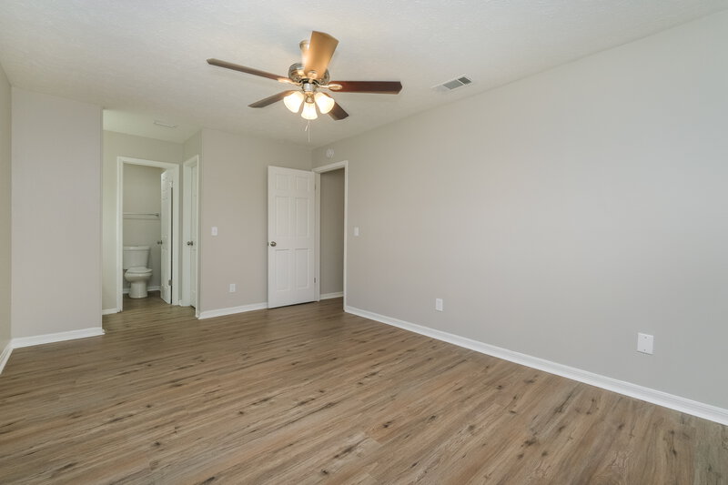 2,250/Mo, 702 Millifold Pl Brandon, FL 33510 Main Bedroom View 2