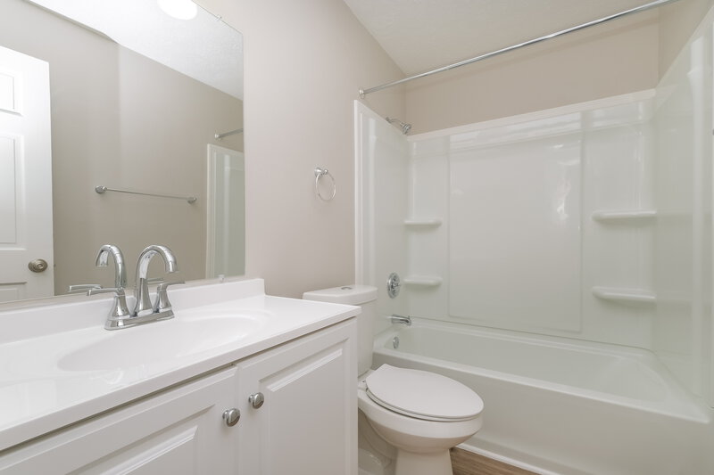 2,250/Mo, 702 Millifold Pl Brandon, FL 33510 Bathroom View