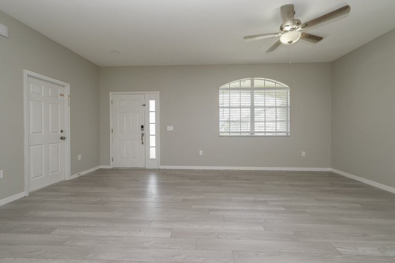 1,885/Mo, 14208 Holly Hammock Ln Brooksville, FL 34613 Living Room View 2