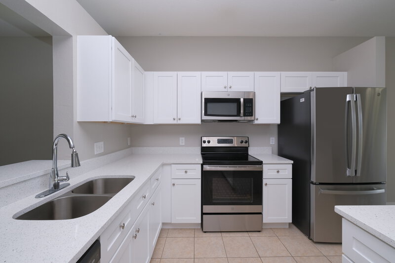 1,885/Mo, 14208 Holly Hammock Ln Brooksville, FL 34613 Kitchen View
