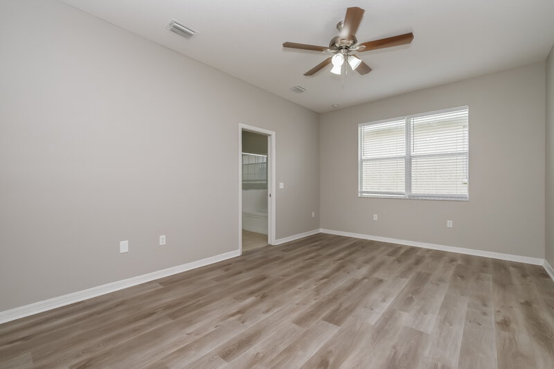 1,885/Mo, 14208 Holly Hammock Ln Brooksville, FL 34613 Main Bedroom View