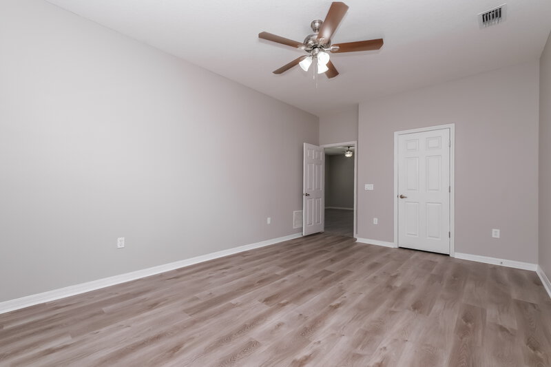 1,885/Mo, 14208 Holly Hammock Ln Brooksville, FL 34613 Main Bedroom View 2