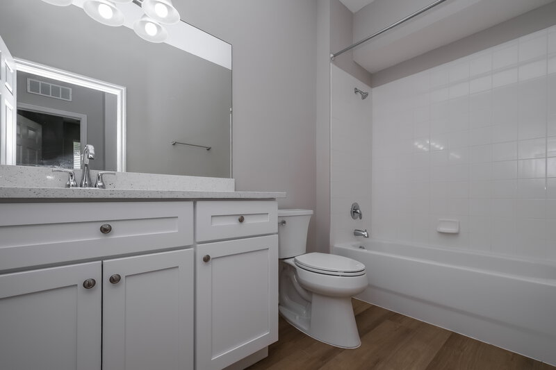 1,885/Mo, 14208 Holly Hammock Ln Brooksville, FL 34613 Bathroom View
