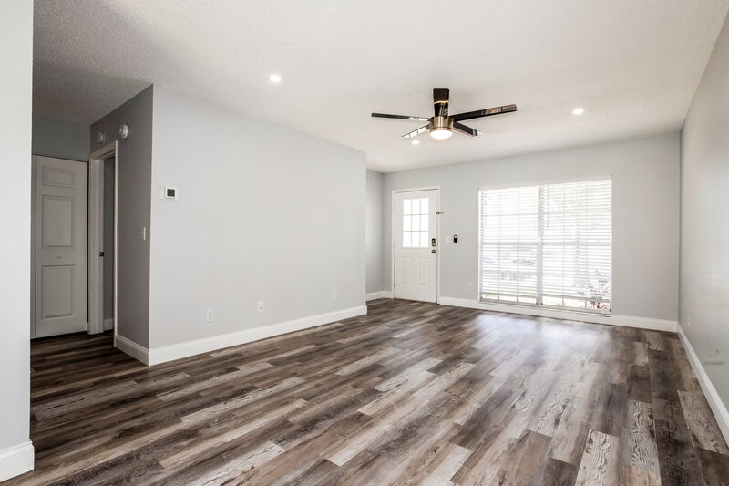 1,950/Mo, 310 Regal Park Dr Valrico, FL 33594 Living Room View