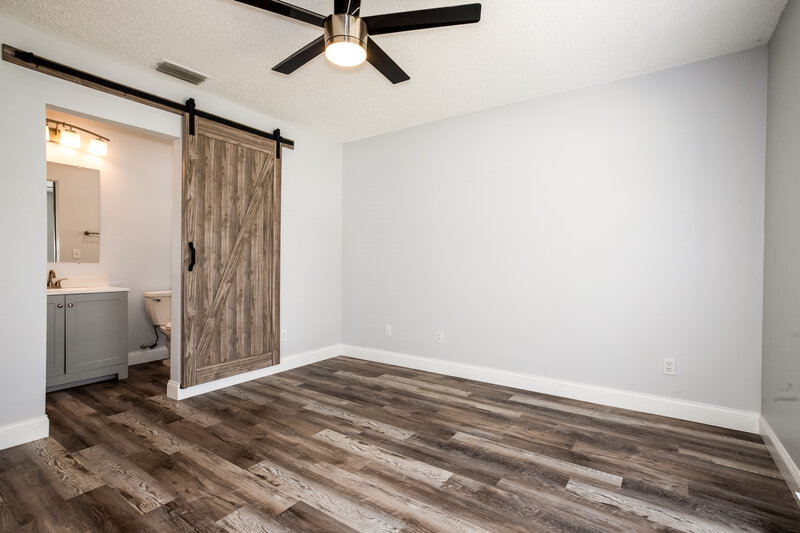 1,950/Mo, 310 Regal Park Dr Valrico, FL 33594 Main Bedroom View