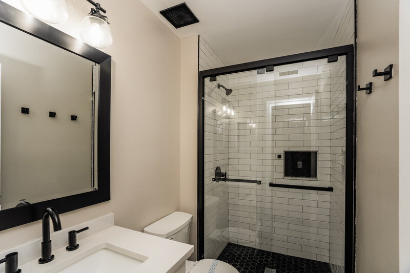 1,880/Mo, 6503 Tabogi Trl Wesley Chapel, FL 33545 Main Bathroom View