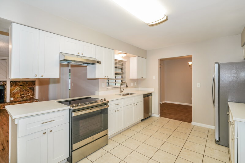 2,285/Mo, 17507 Cranbrook Dr Lutz, FL 33549 Kitchen View