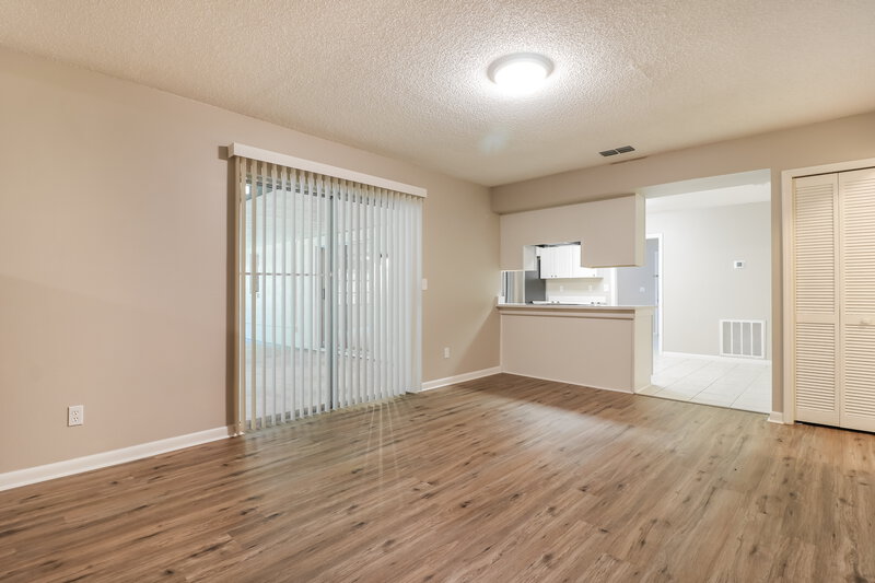 2,405/Mo, 17507 Cranbrook Dr Lutz, FL 33549 Family Room View 2