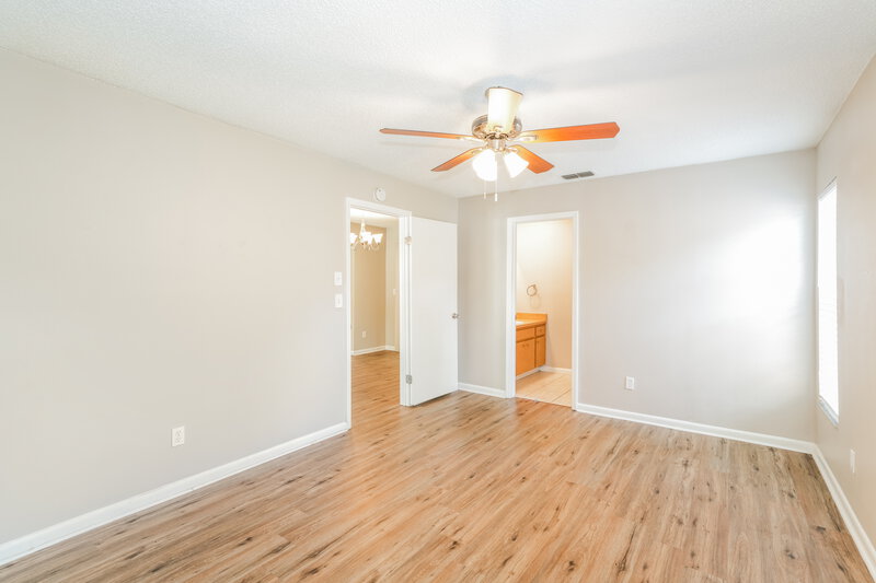 2,285/Mo, 17507 Cranbrook Dr Lutz, FL 33549 Main Bedroom View 2