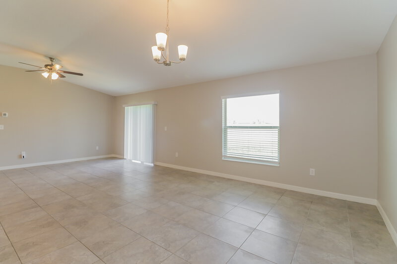 2,005/Mo, 7208 Ozello Trail Ave Sun City Center, FL 33573 Living Room View 2
