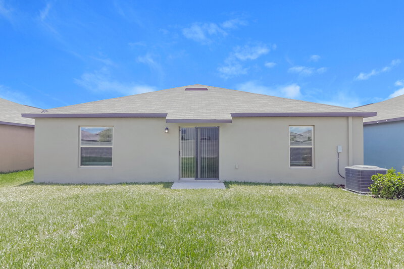 2,005/Mo, 7208 Ozello Trail Ave Sun City Center, FL 33573 Rear View 2
