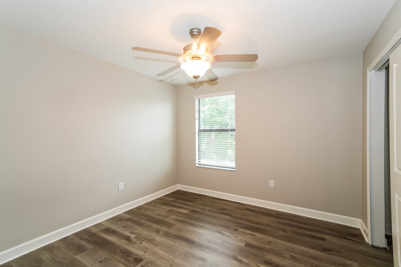 2,395/Mo, 10165 Newminster Loop Ruskin, FL 33573 Bedroom View 2