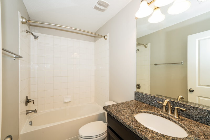 2,395/Mo, 10165 Newminster Loop Ruskin, FL 33573 Bathroom View