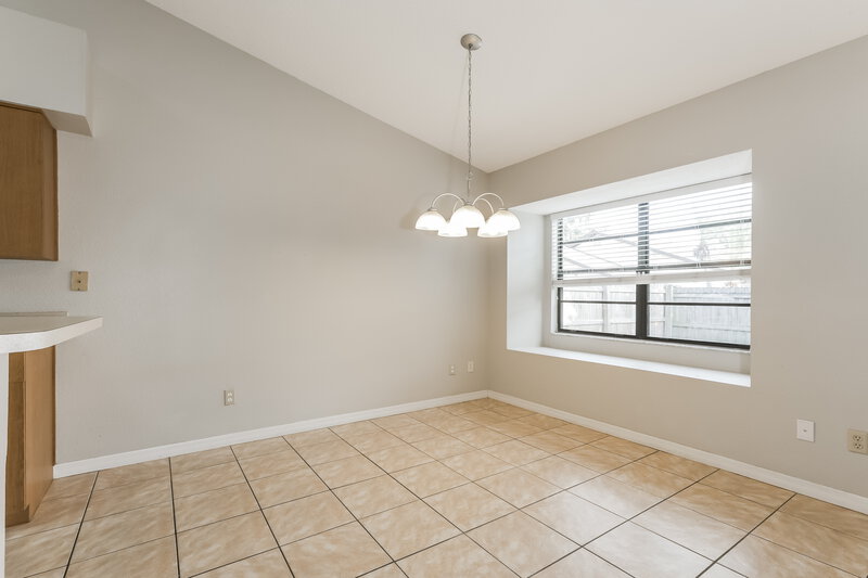 2,130/Mo, 1440 Tiverton Dr Brandon, FL 33511 Dining Room View 2