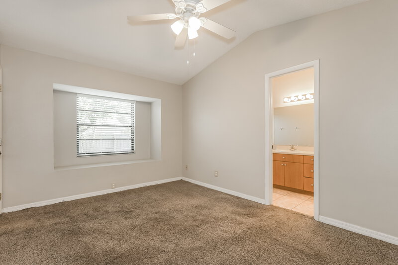 2,130/Mo, 1440 Tiverton Dr Brandon, FL 33511 Main Bedroom View 2