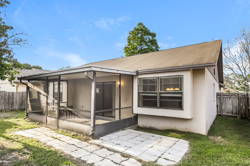 2,130/Mo, 1440 Tiverton Dr Brandon, FL 33511 Rear View