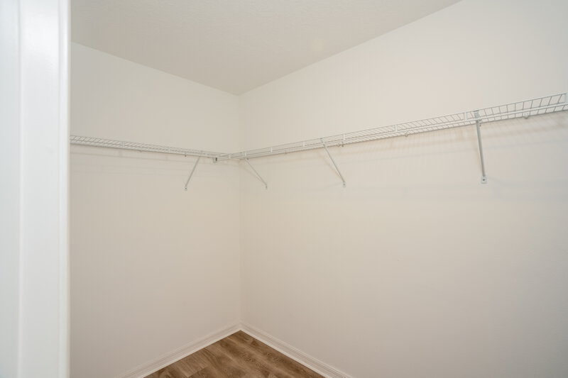 2,320/Mo, 17209 Beach Buttercup Pl Wimauma, FL 33598 Walk In Closet View