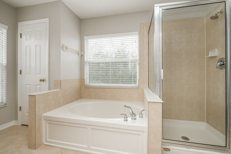 2,930/Mo, 5939 Sweet William Ter Land O' Lakes, FL 34639 Main Bathroom View