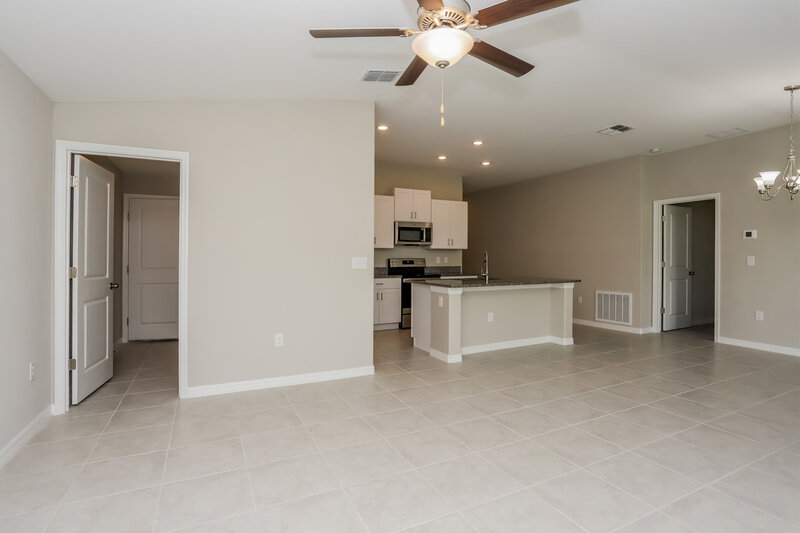 2,100/Mo, 15306 Miller Creek Dr Sun City Center, FL 33573 Living Room View