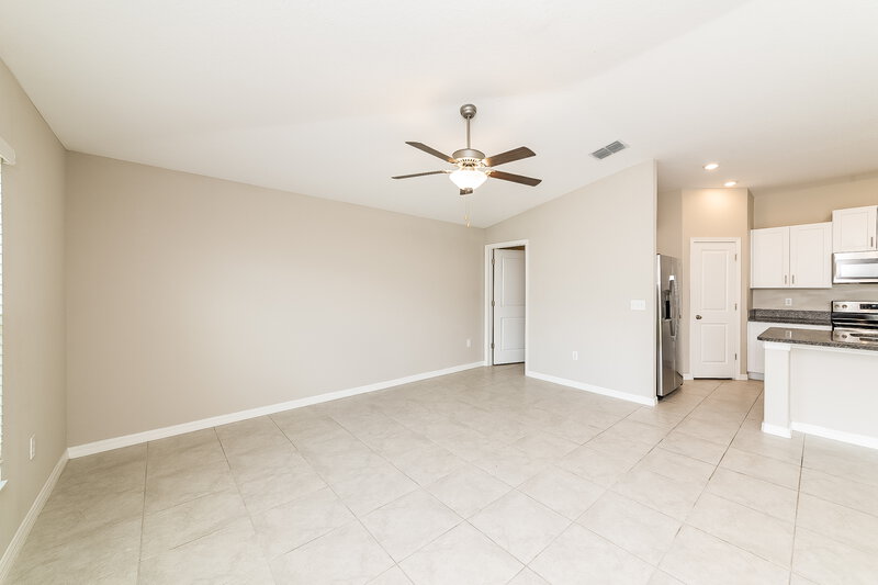 1,975/Mo, 15306 Miller Creek Dr Sun City Center, FL 33573 Living Room View 2