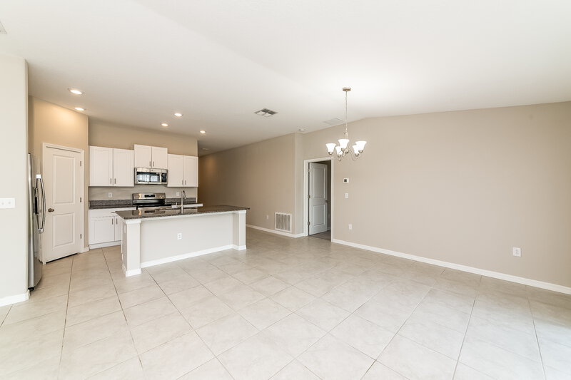 1,975/Mo, 15306 Miller Creek Dr Sun City Center, FL 33573 Dining Room View